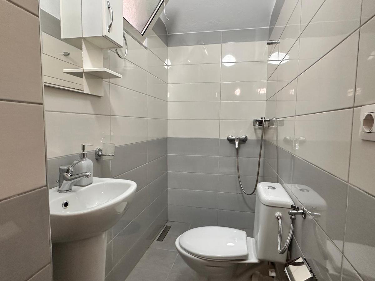 Hotel Kalaja Boks Buitenkant foto