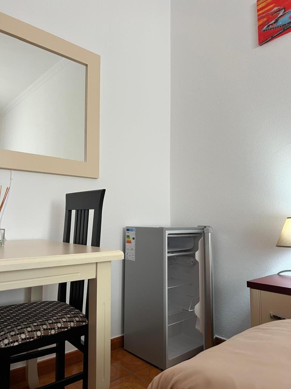 Hotel Kalaja Boks Buitenkant foto