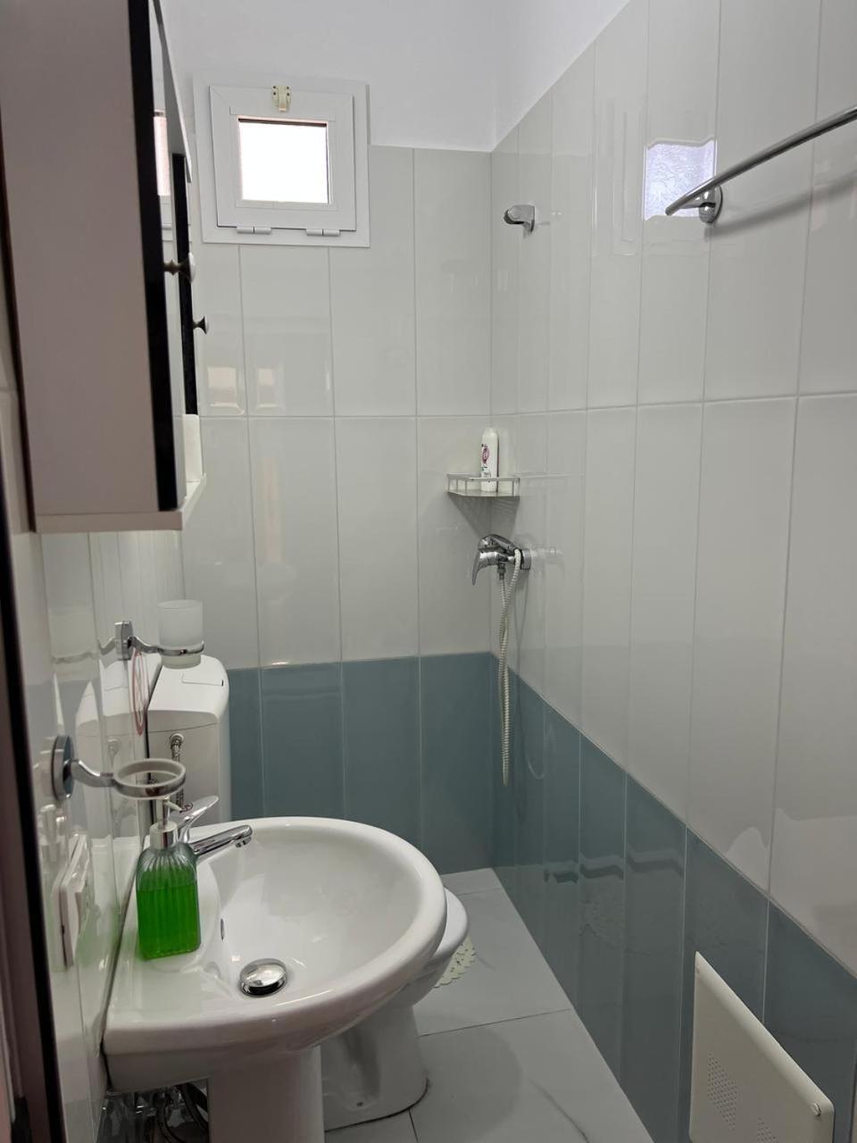 Hotel Kalaja Boks Buitenkant foto